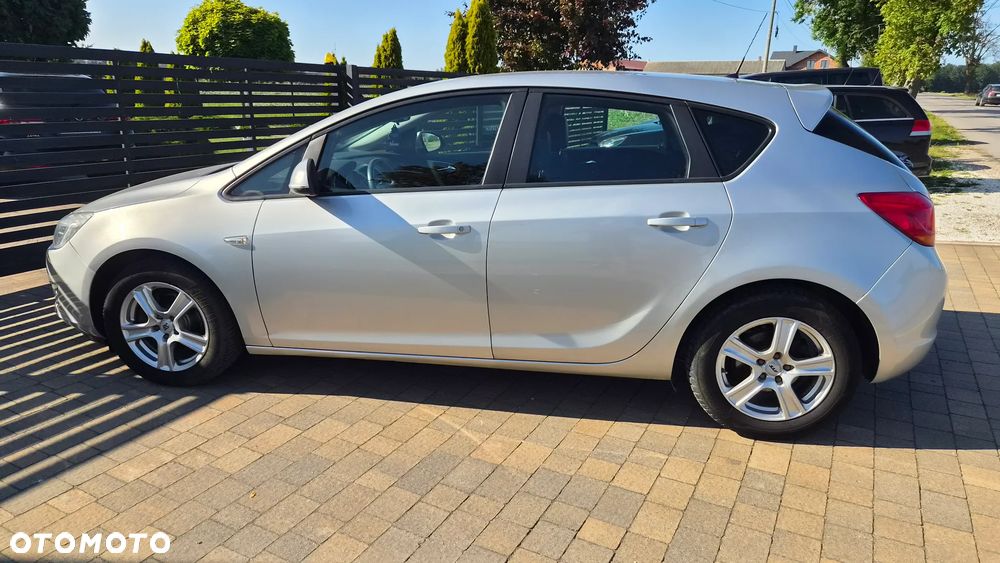 Opel Astra - 11