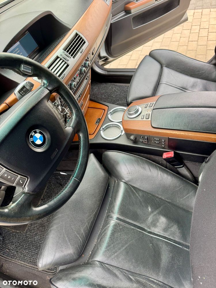 BMW Seria 7 750i - 3