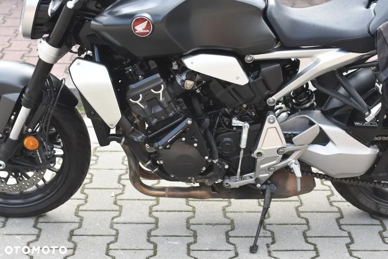 Honda CB - 28
