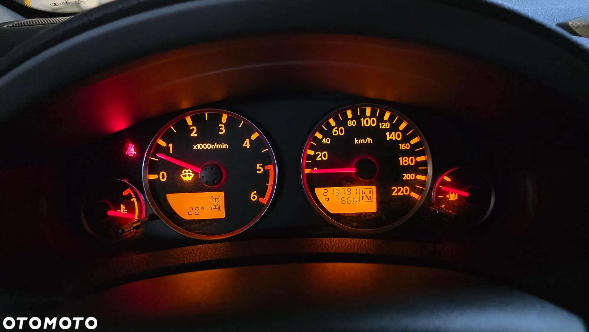 Nissan Pathfinder 2.5 D Platinum - 2