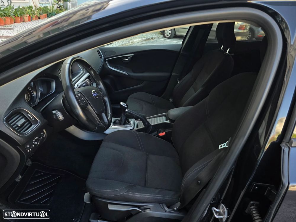 Volvo V40 Cross Country 1.6 D2 Summum - 36
