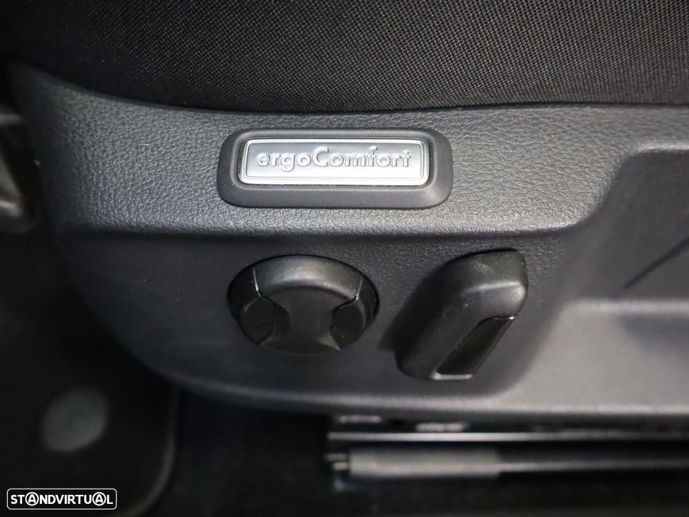 VW Passat Variant 2.0 TDI Business DSG - 10