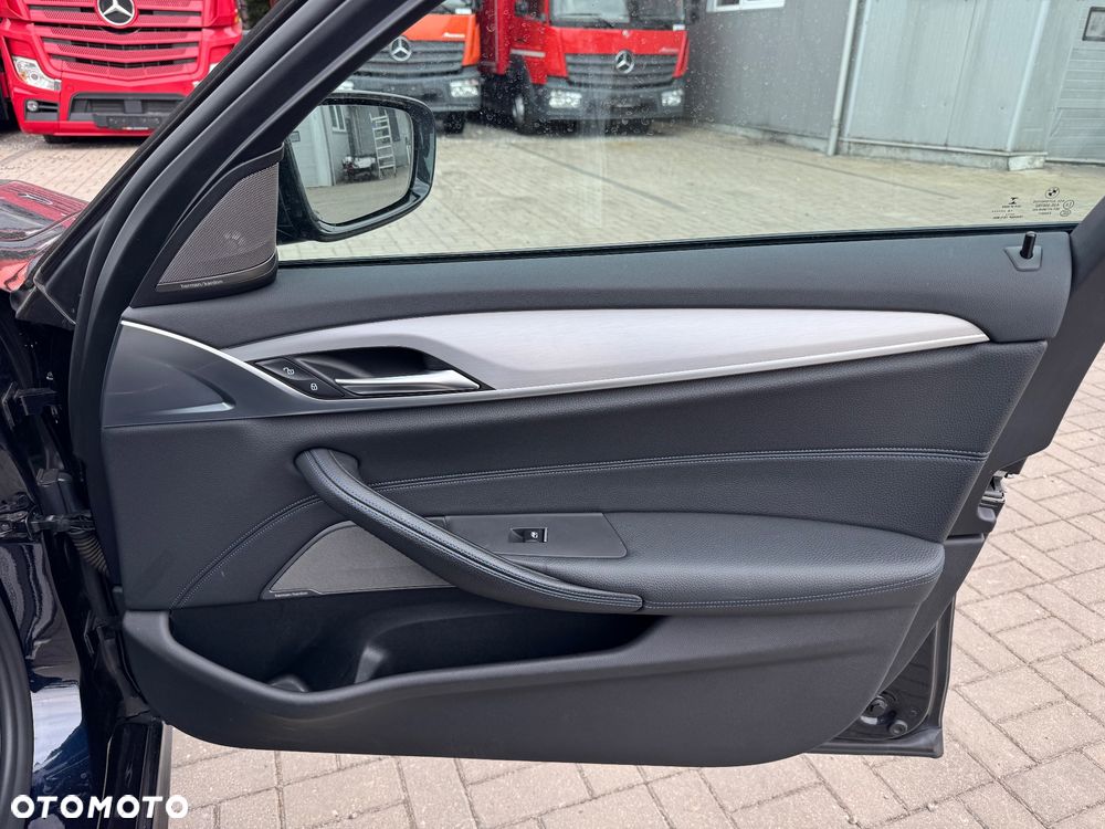 BMW Seria 5 530d xDrive Sport Line - 21