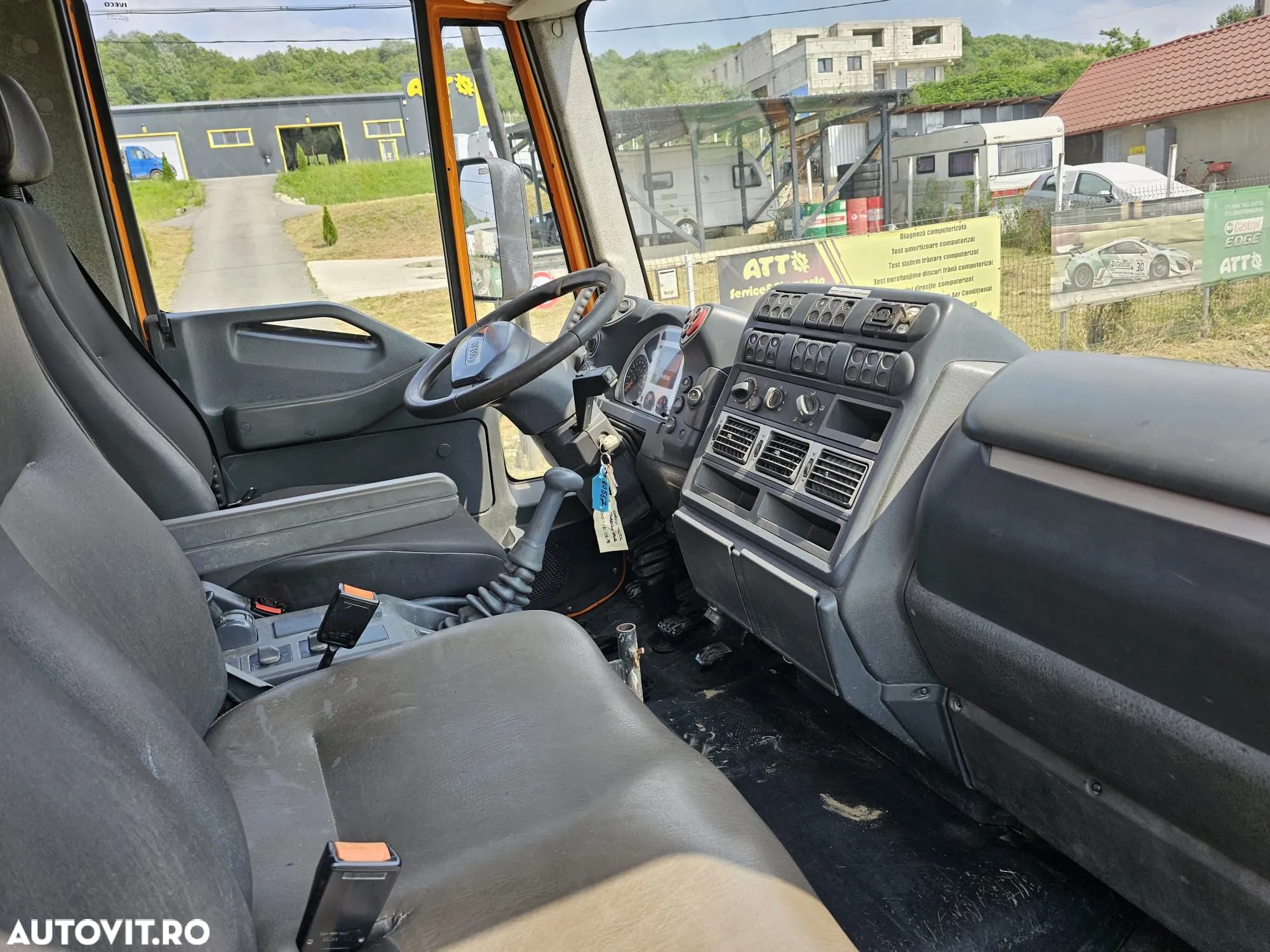 Iveco Eurocargo basculabil cu macara - 9