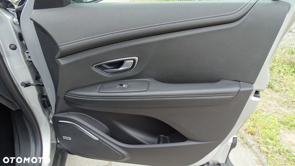 Renault Scenic ENERGY TCe 130 BOSE EDITION - 24