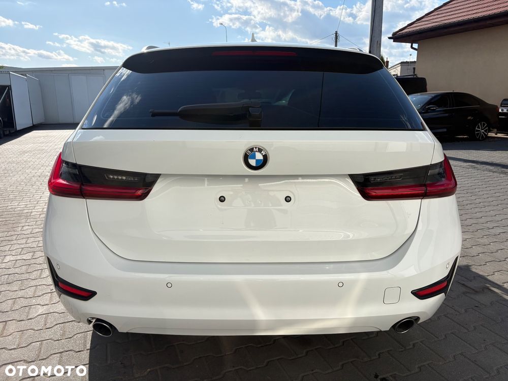 BMW Seria 3 316d mHEV - 8