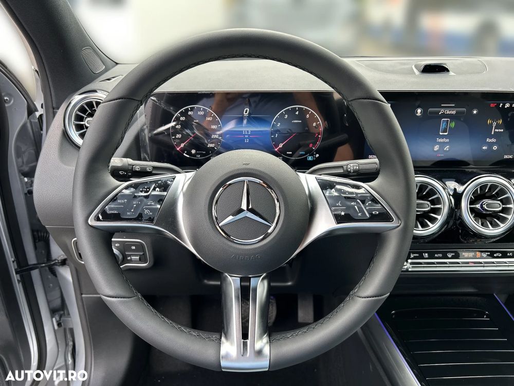 Mercedes-Benz GLA 220 4MATIC MHEV - 11