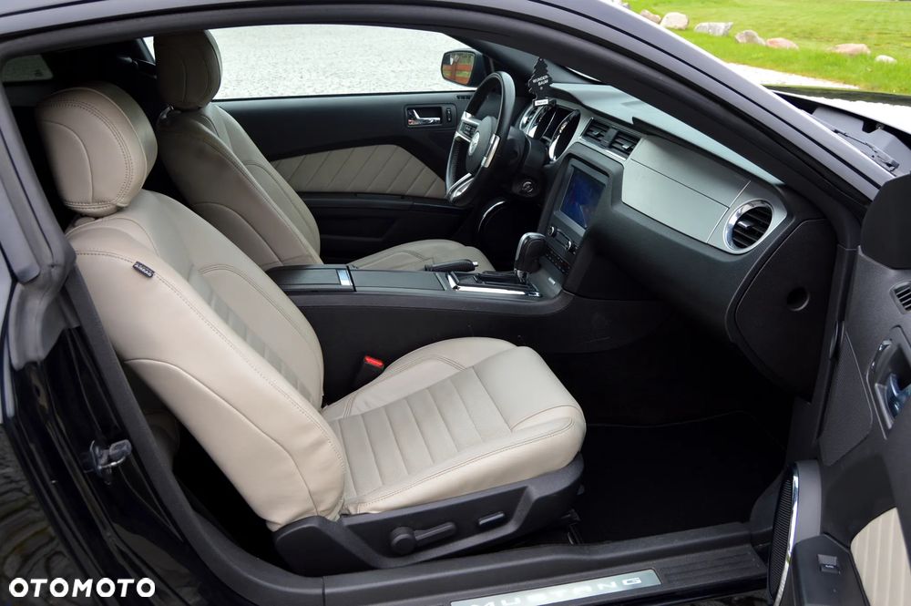 Ford Mustang 3.7 V6 Premium - 26