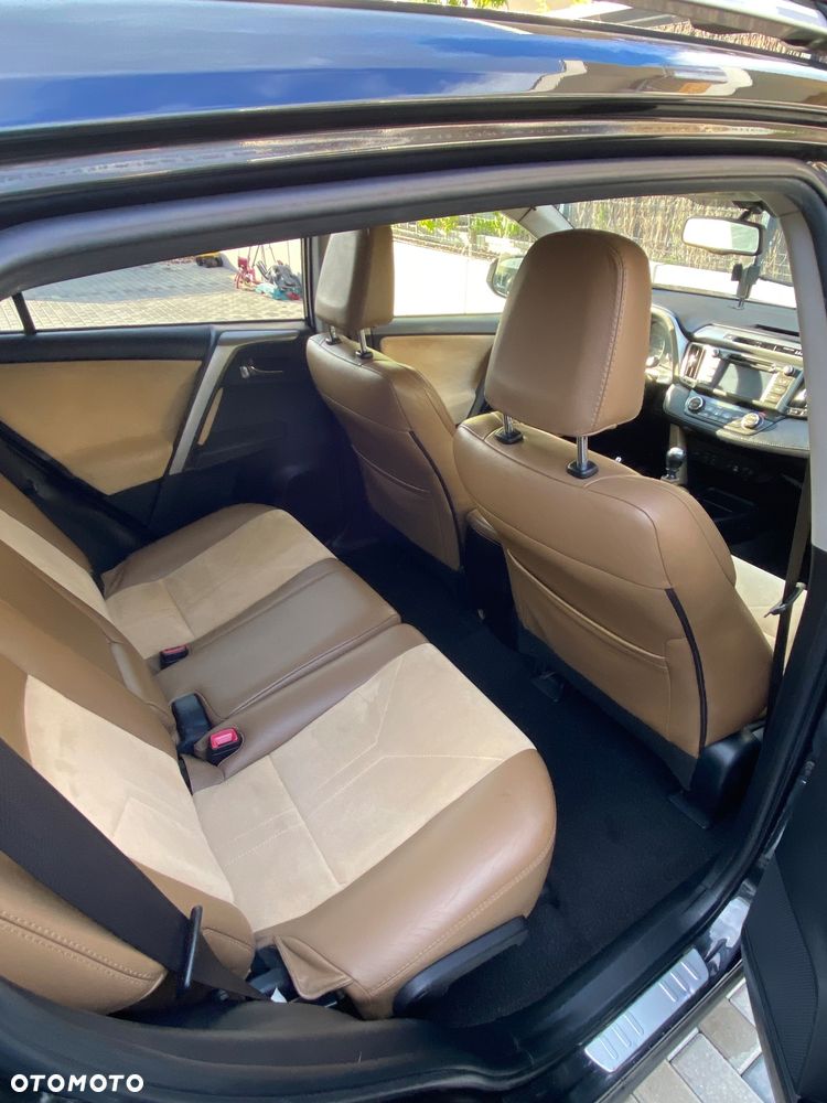Toyota RAV4 - 11
