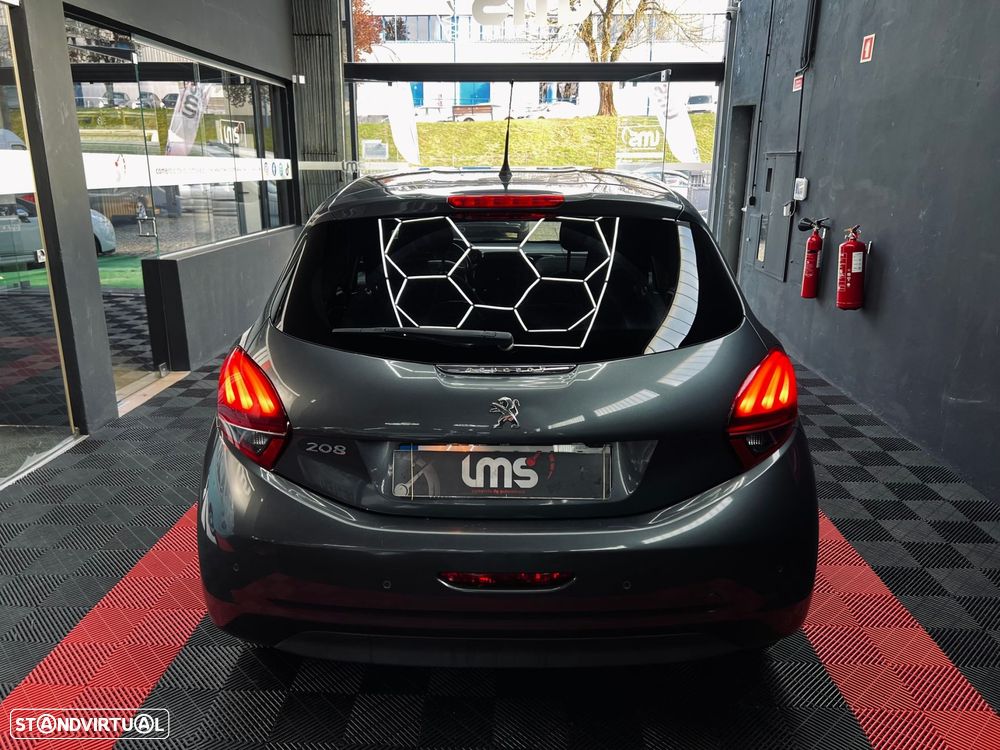 Peugeot 208 1.2 VTi SE Style - 6