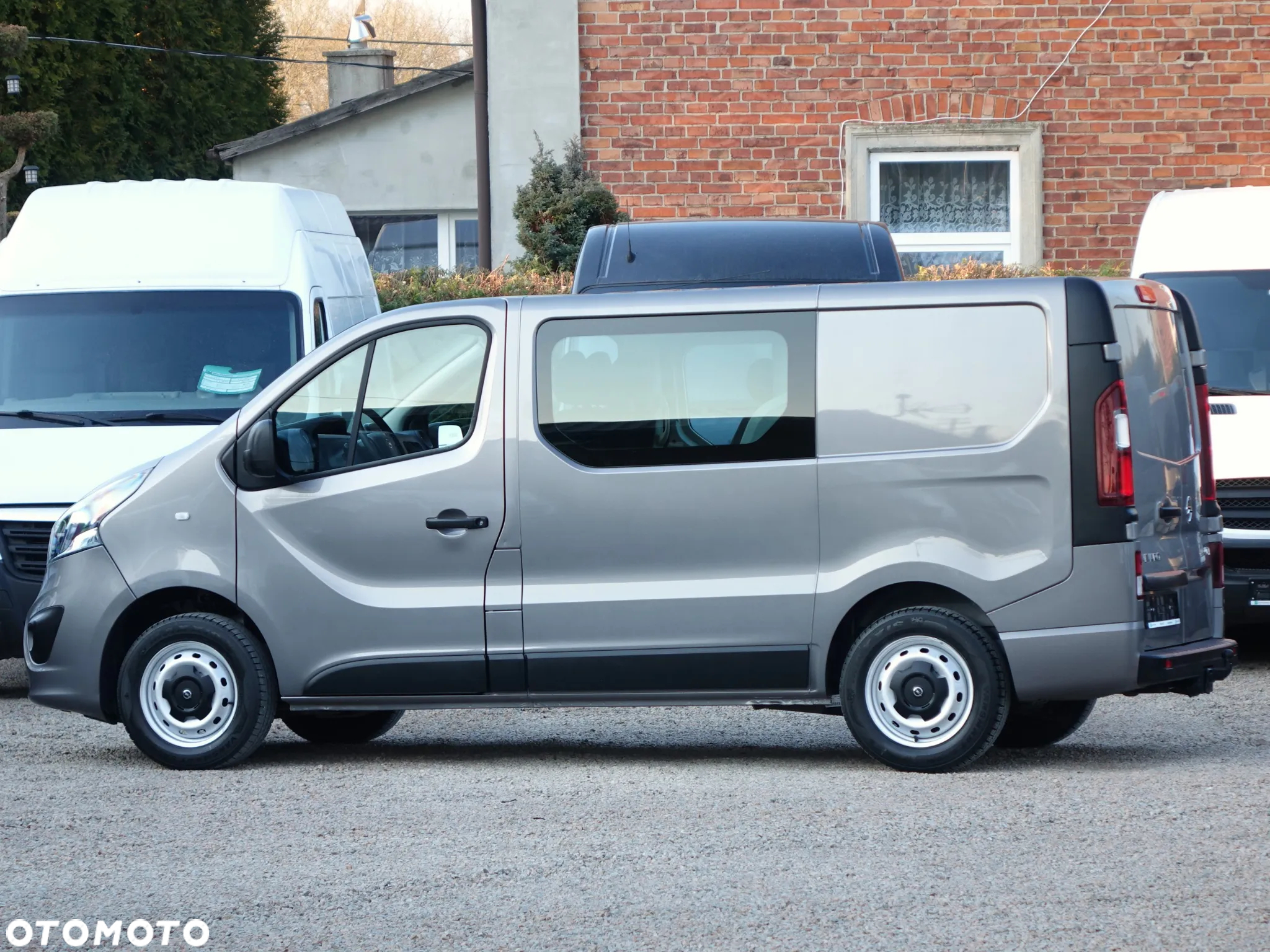 Opel Vivaro 6-osobowy brygadówka L1H1 - 3