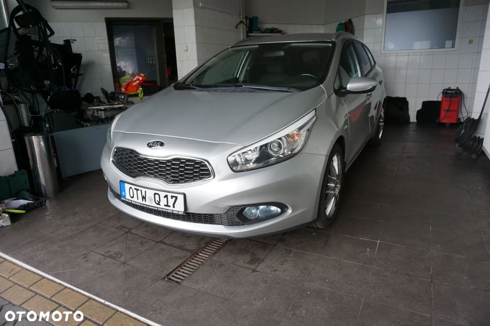 Kia Ceed 1.6 GDI Dream Team Edition