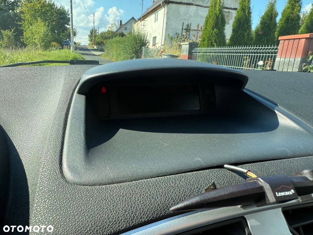 Renault Clio 1.2 16V 75 Dynamique - 19