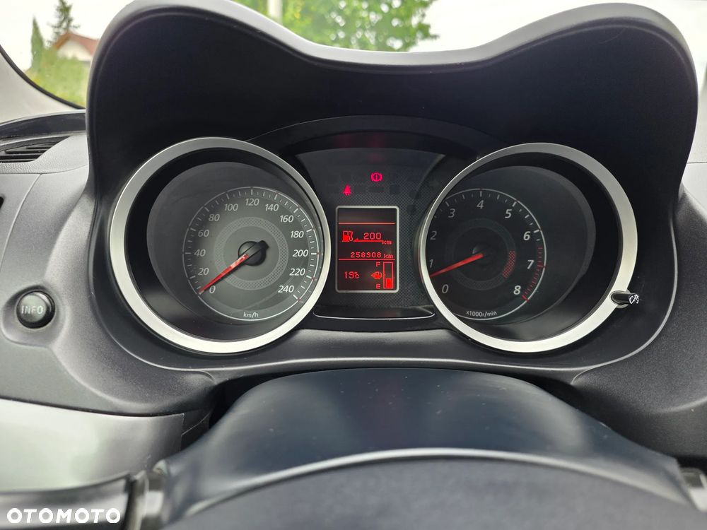Mitsubishi Lancer 1.8 Intense - 17