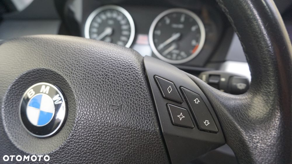 BMW Seria 5 520d - 26