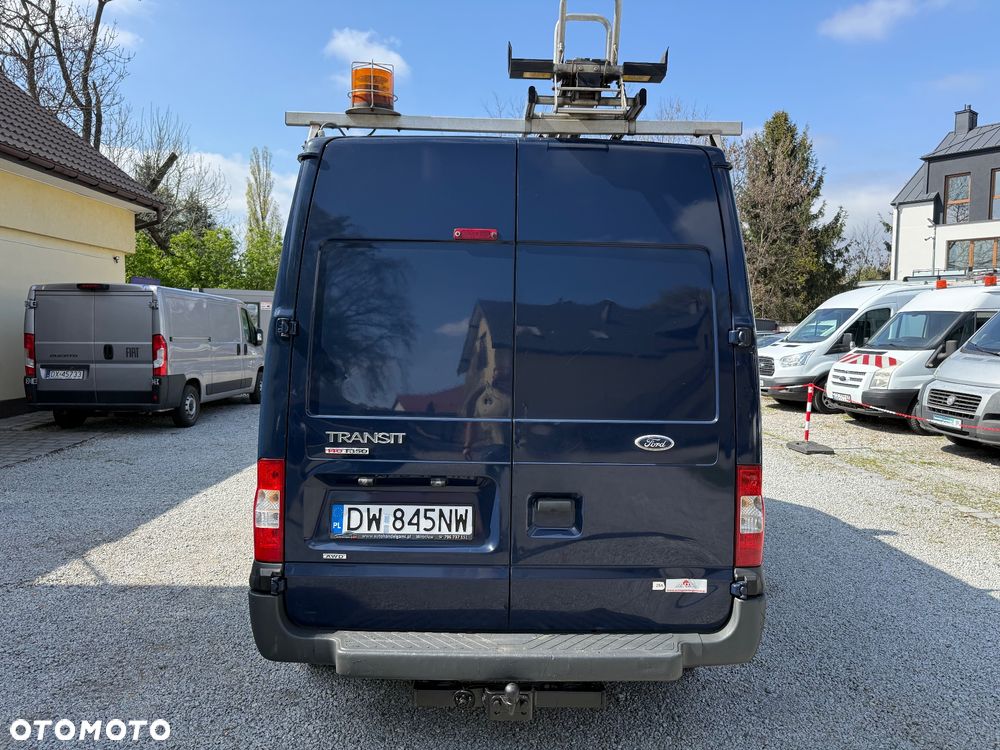 Ford Transit Furgon Brygadowy 6 os. 4x4 L3H2 2.2 TDCI 125KM 4x4 - 6