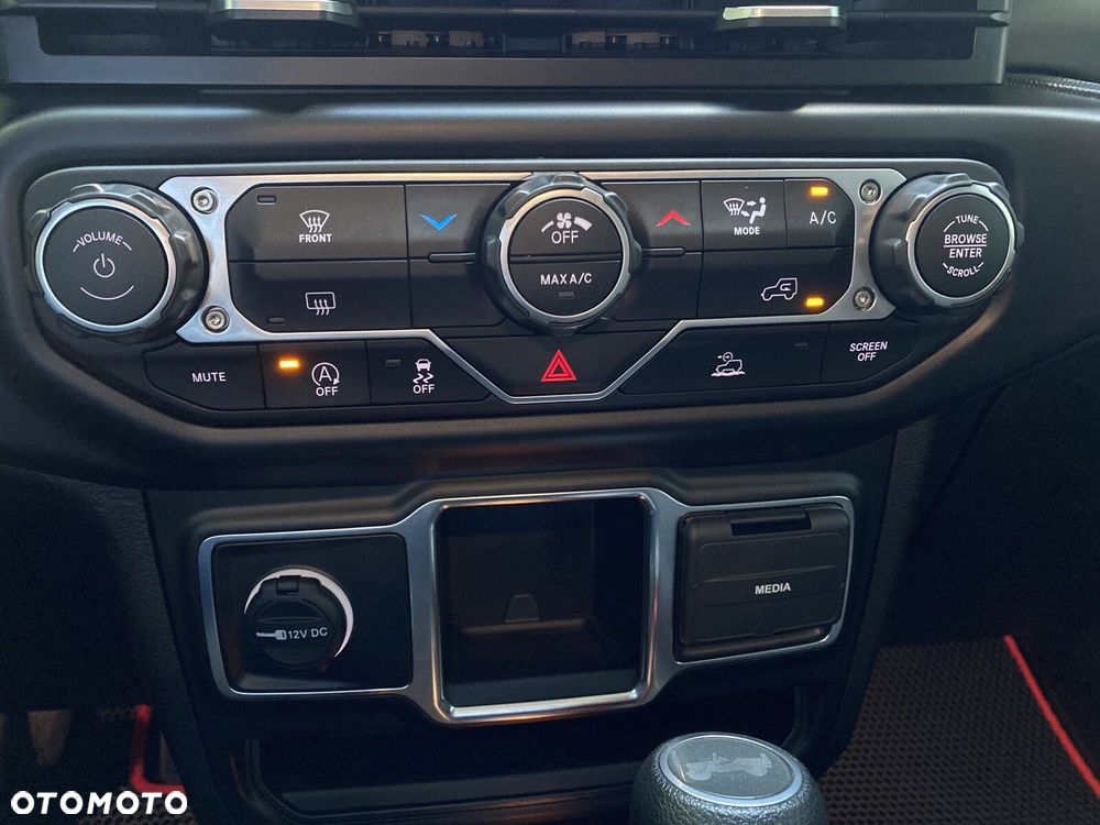 Jeep Wrangler - 15