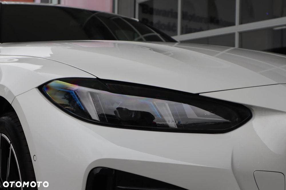 BMW i4 - 8