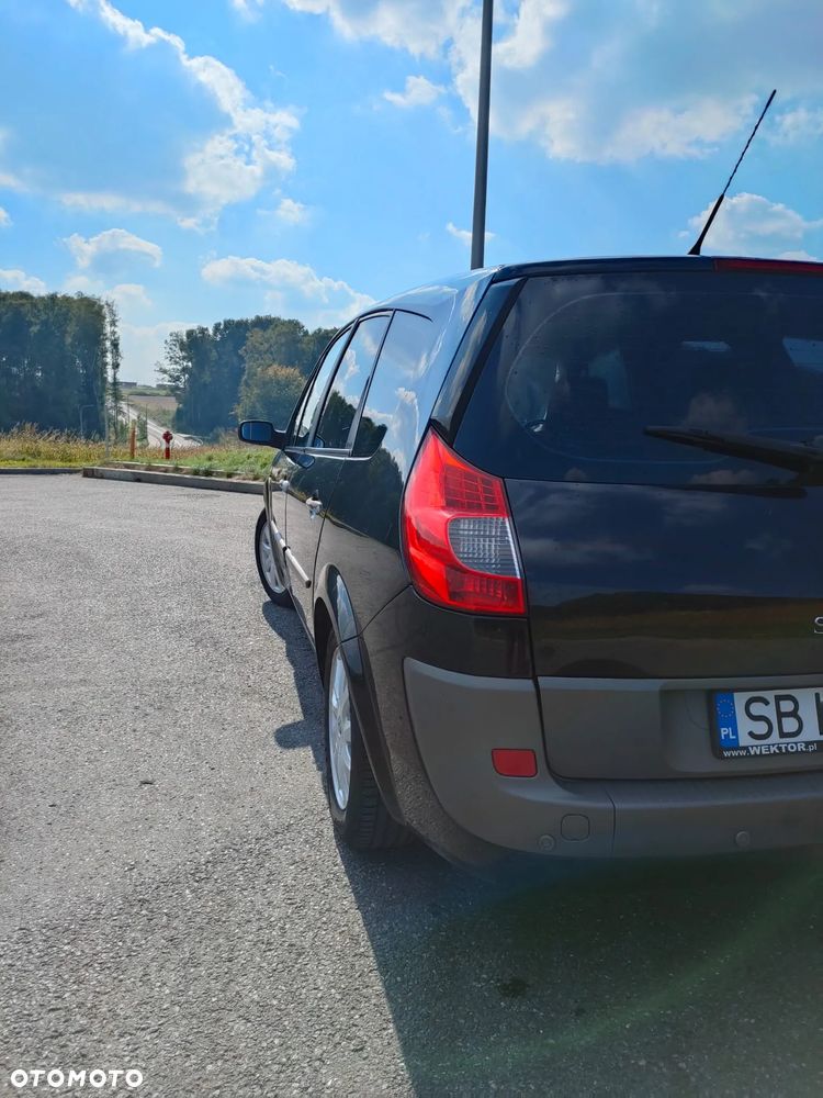 Renault Grand Scenic - 9