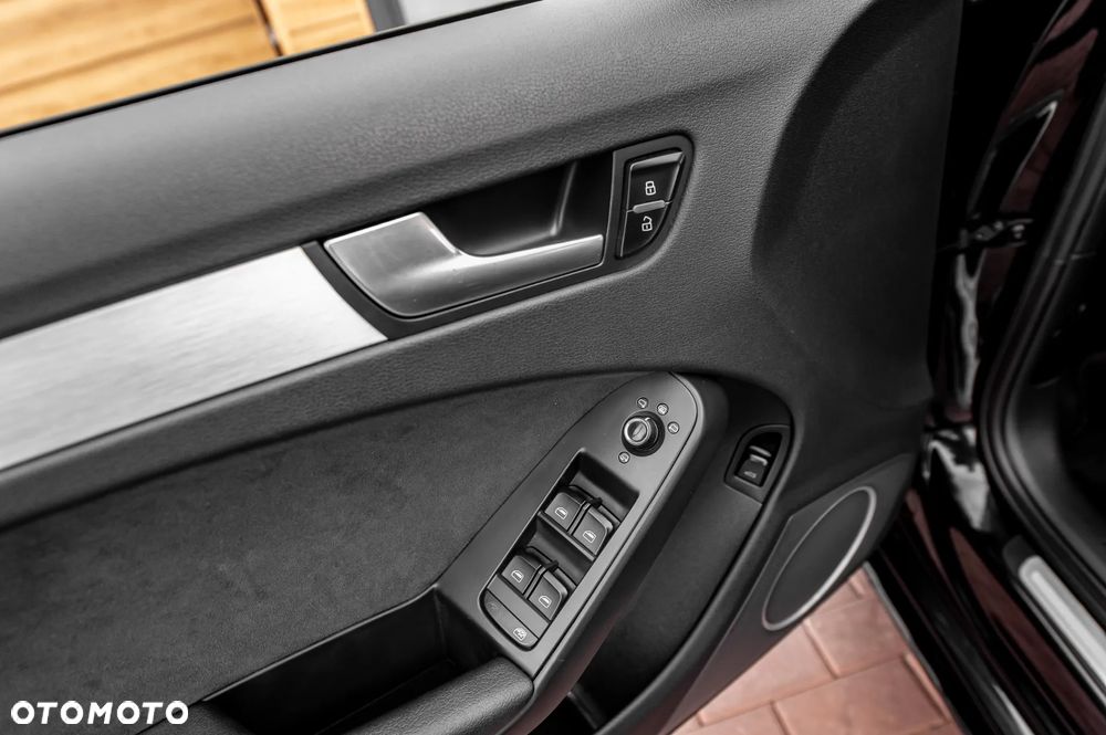 Audi A4 Avant 2.0 TFSI multitronic S line Sportpaket - 28