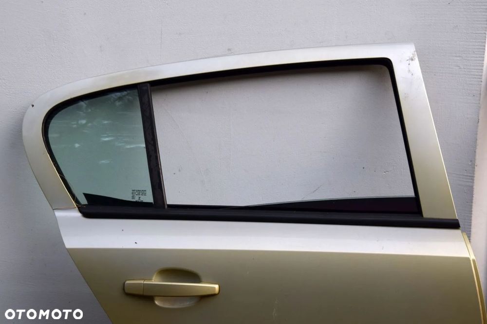 Opel Astra H Hatchback Drzwi prawy tył prawe tylne Z40H złote KOMPLETNE - 2
