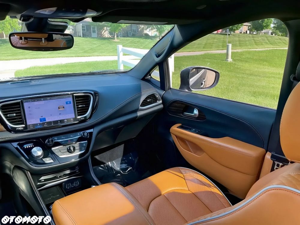 Chrysler Pacifica - 9
