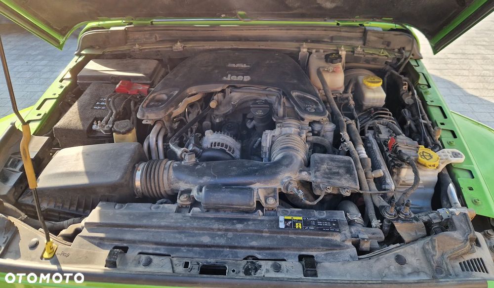 Jeep Wrangler 3.6 Unlim Sahara - 30