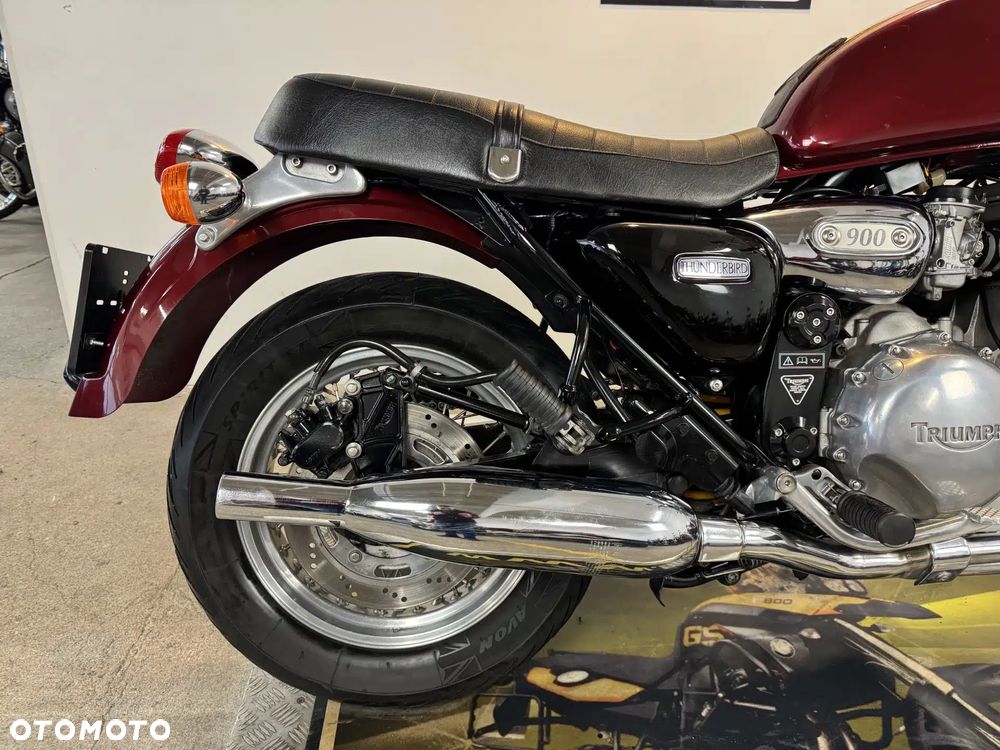 Triumph Thunderbird - 16