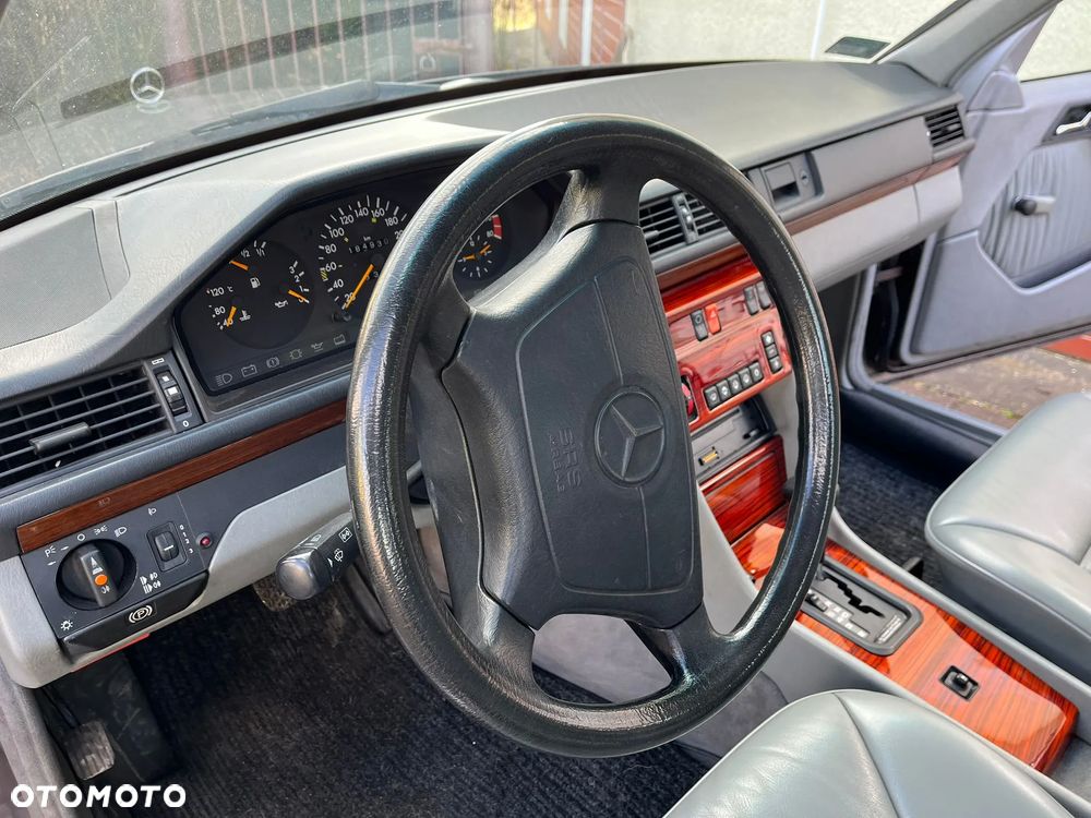 Mercedes-Benz W124 (1984-1993) - 12