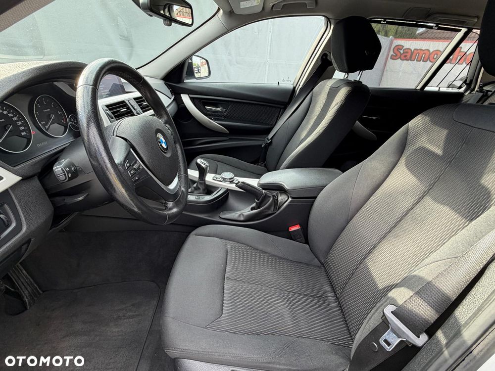 BMW Seria 3 318d Luxury Line - 25