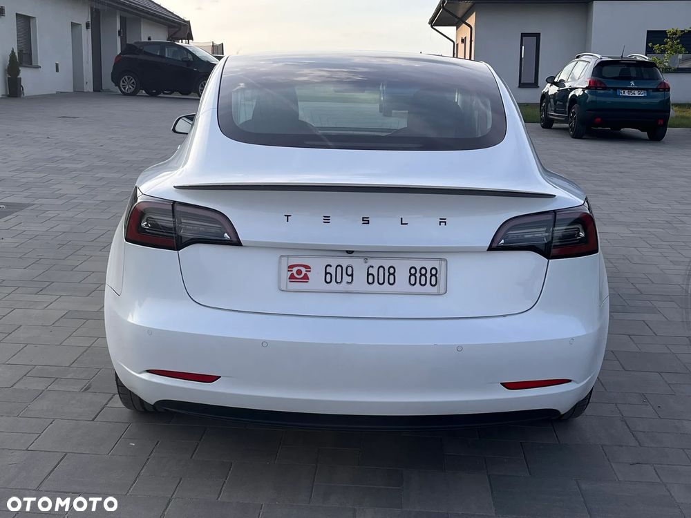 Tesla Model 3 Langstreckenbatterie Allradantrieb Dual Motor Performance - 5
