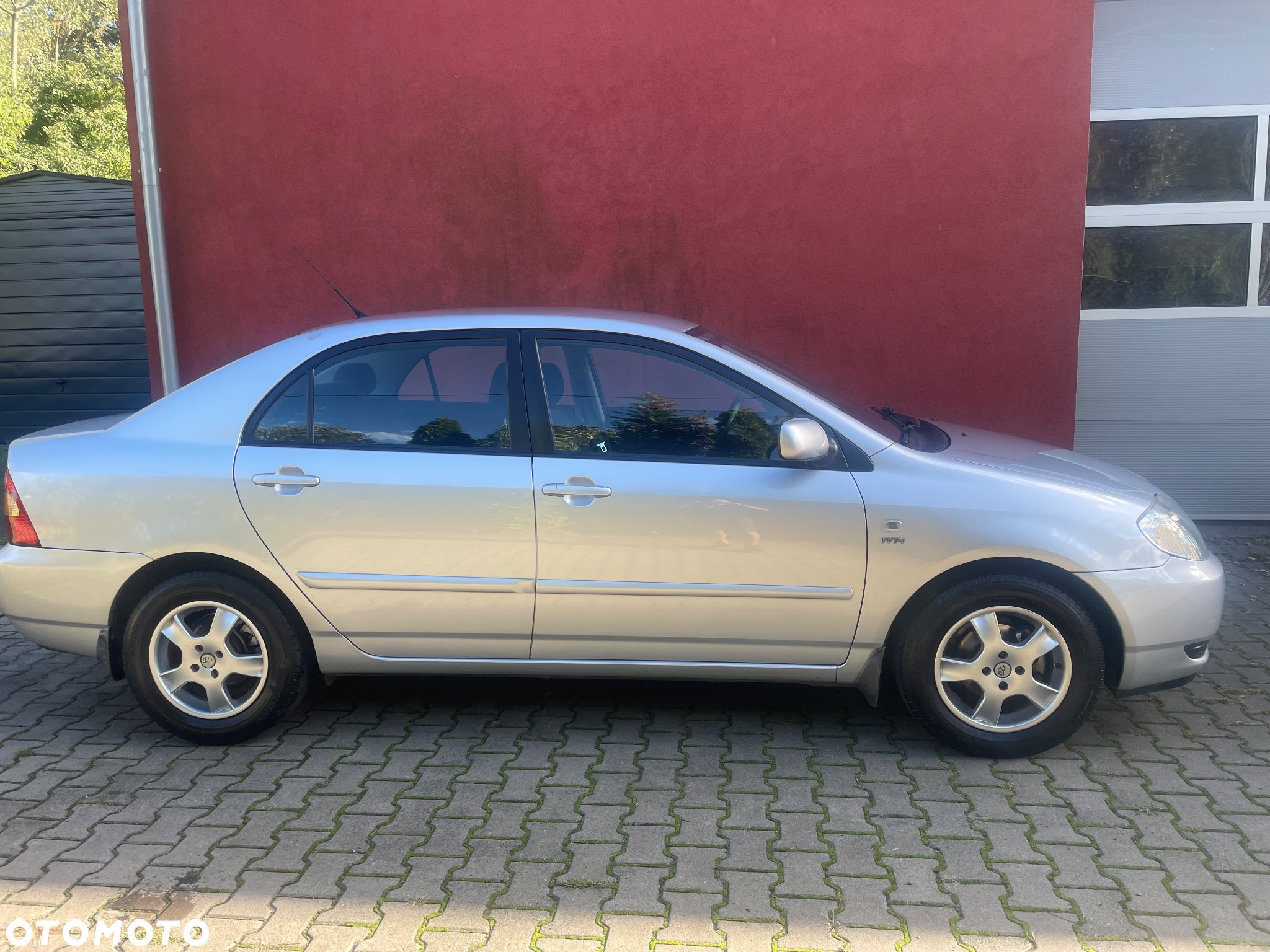 Toyota Corolla 1.6 VVT-i Sol - 3