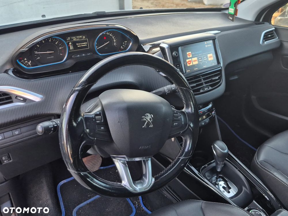 Peugeot 2008 1.2 Pure Tech GPF Allure S&S EAT6 - 10