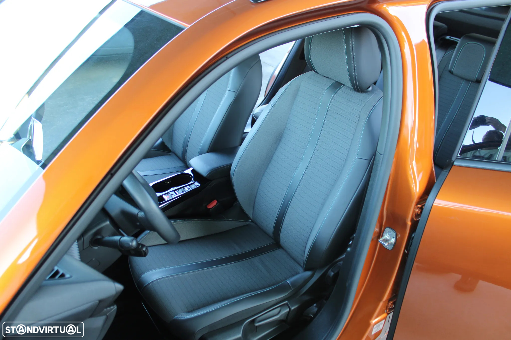 Peugeot 2008 1.2 PureTech Allure Pack - 36