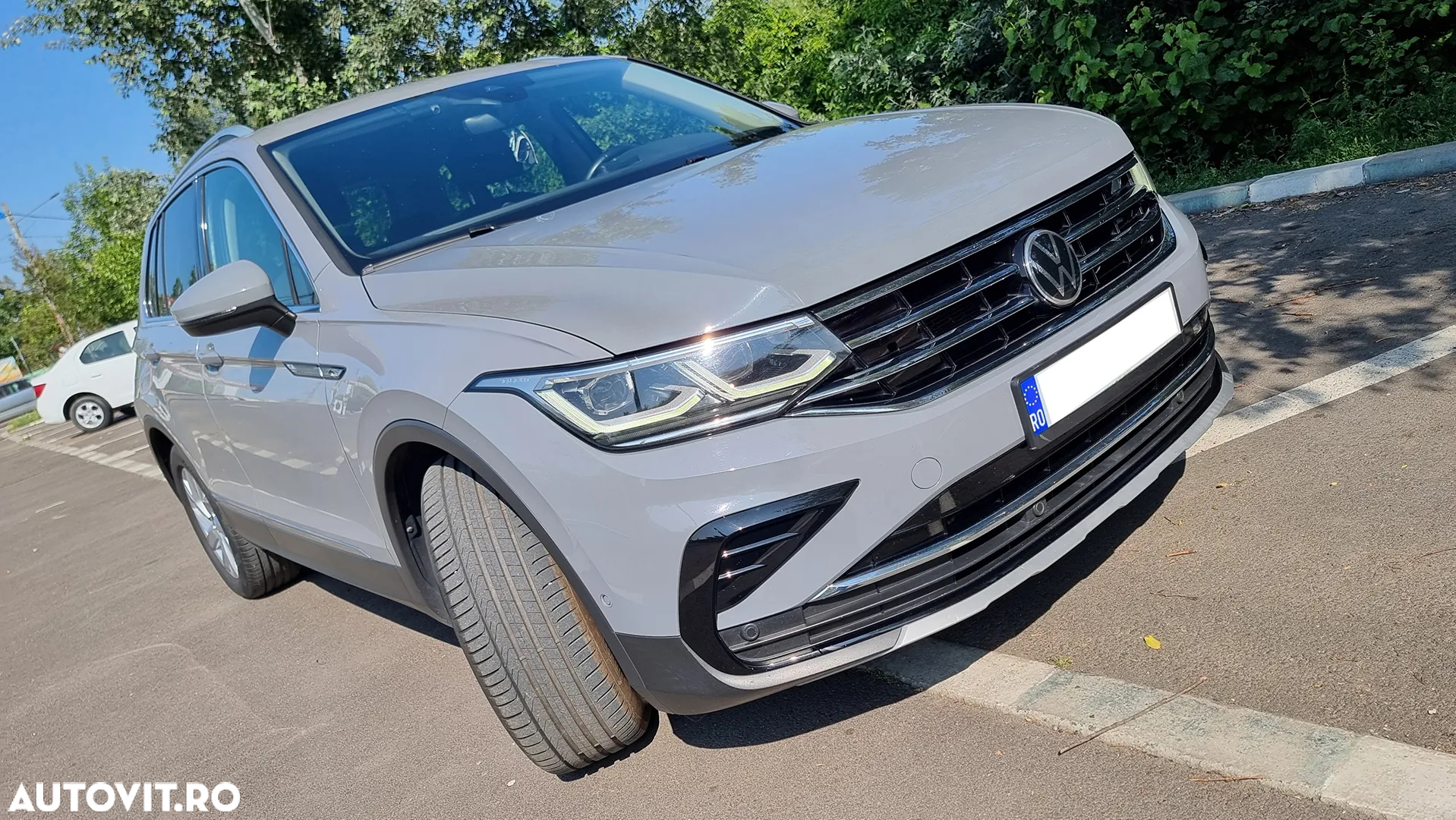 Volkswagen Tiguan 2.0 TDI SCR 4MOTION DSG Elegance - 3