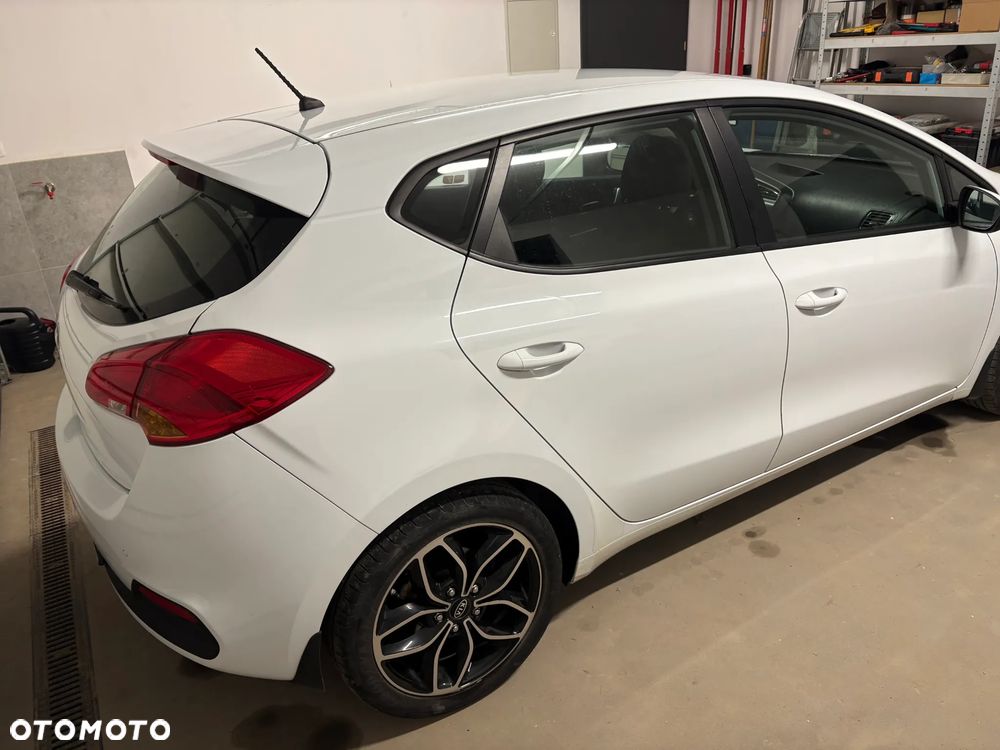 Kia Ceed - 16