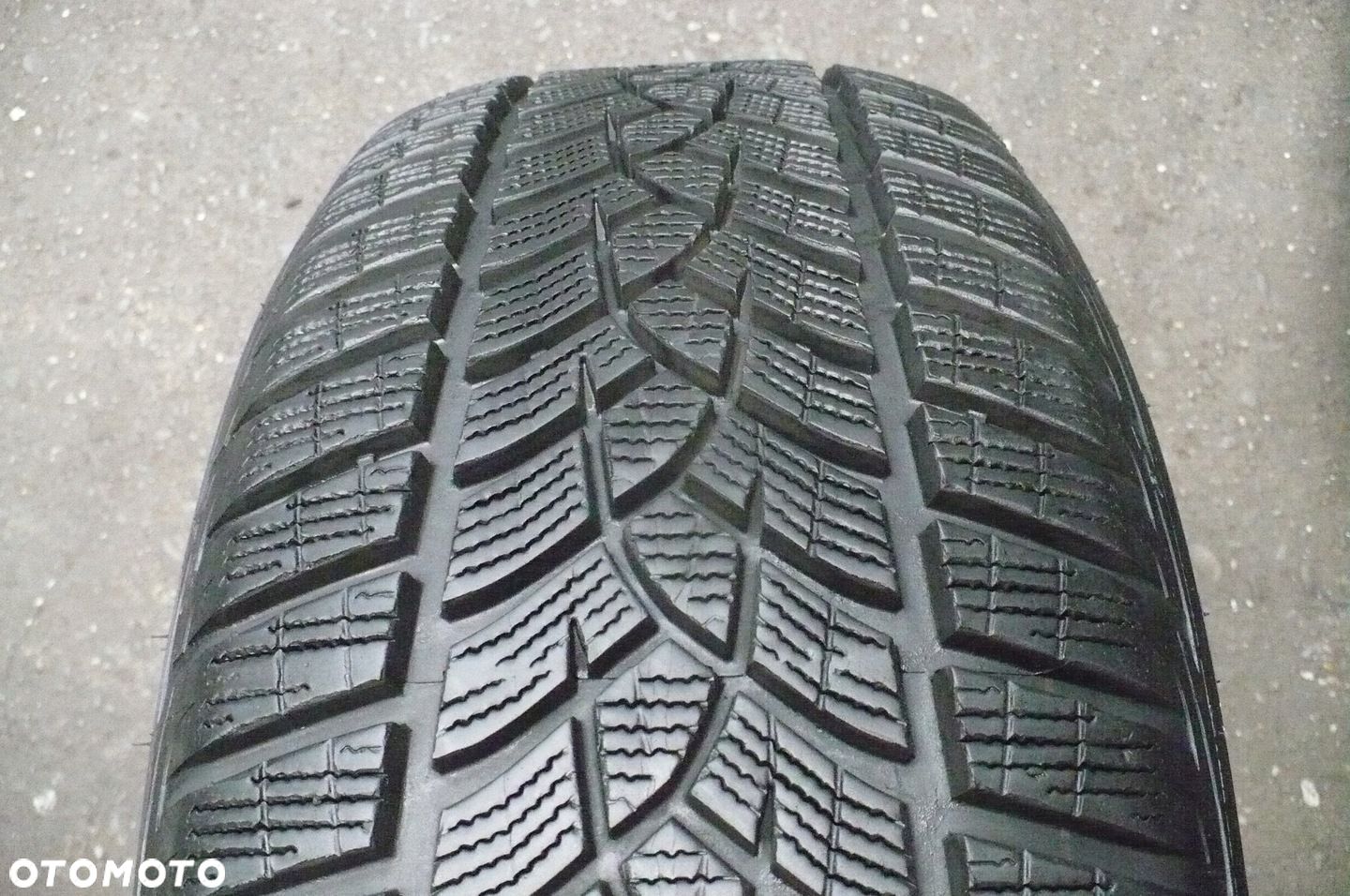 GOODYEAR Ultra Grip Performance  225/60R16 7,2mm - 1