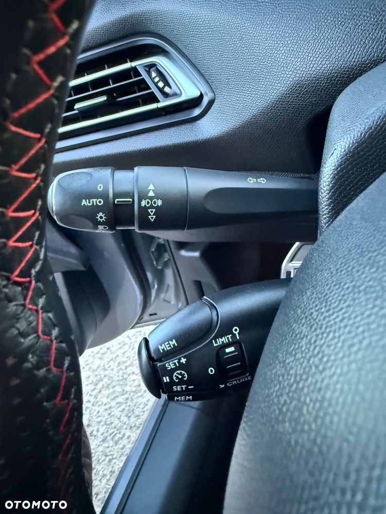 Peugeot 308 PureTech 130 GPF Stop & Start GT Pack - 26