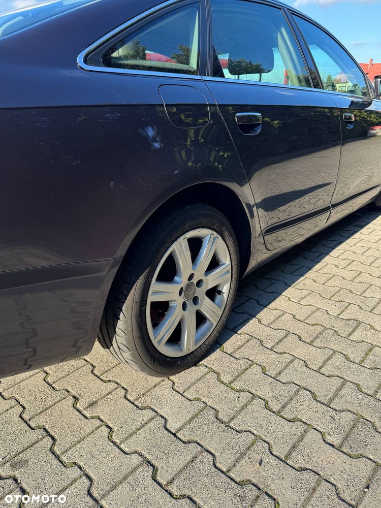 Audi A6 Limousine 2.4 - 6