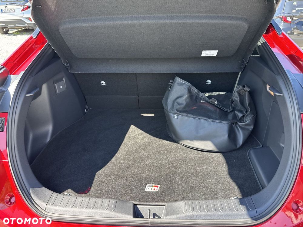 Toyota C-HR - 13