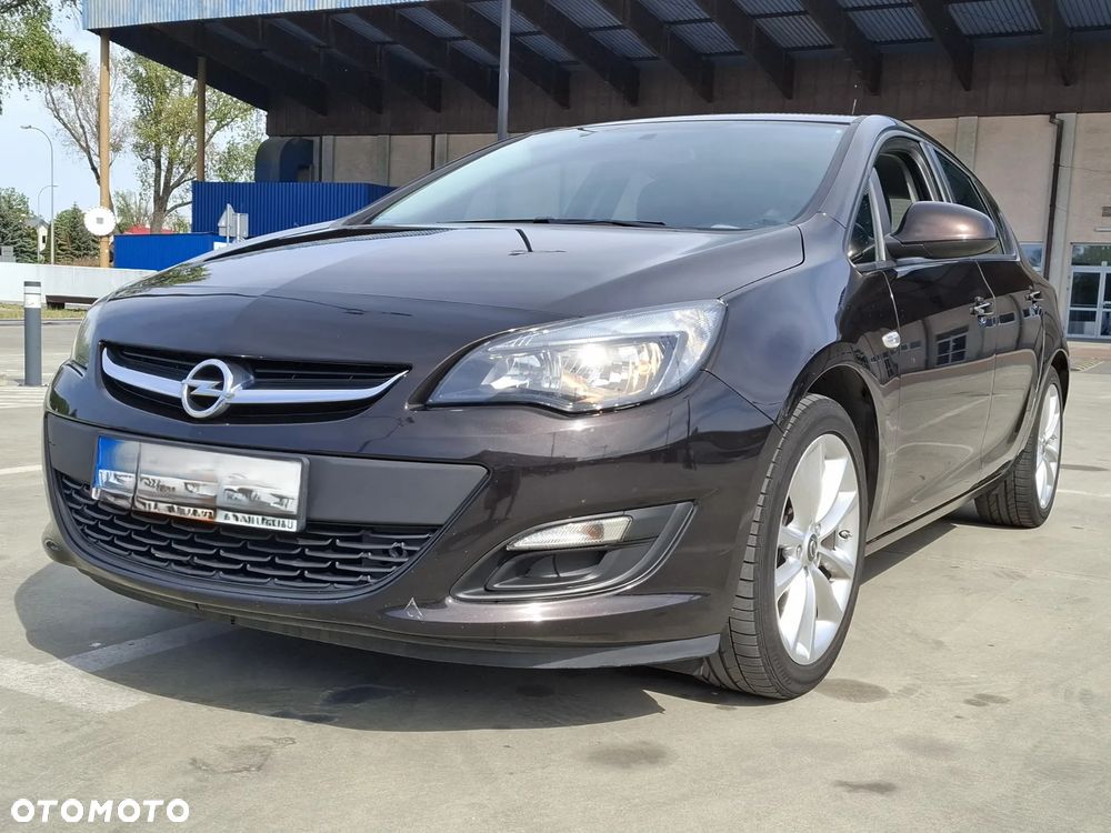 Opel Astra 1.6 CDTI Essentia - 1