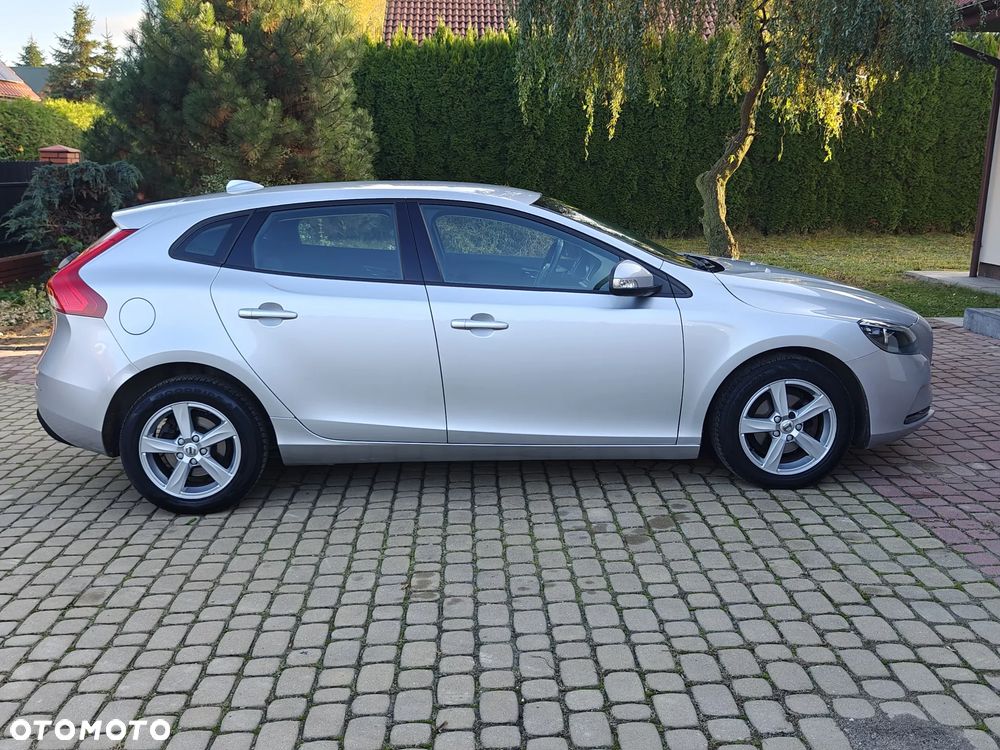 Volvo V40 D2 Drive-E Kinetic - 2