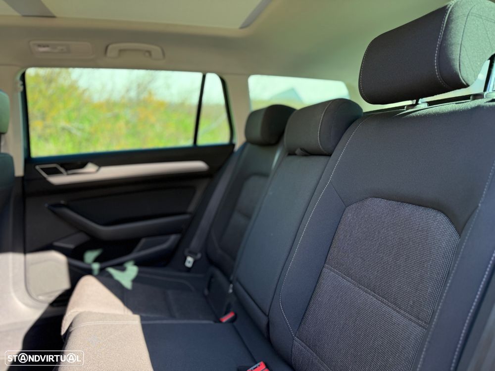VW Passat Variant 1.6 TDI (BlueMotion ) Trendline - 10