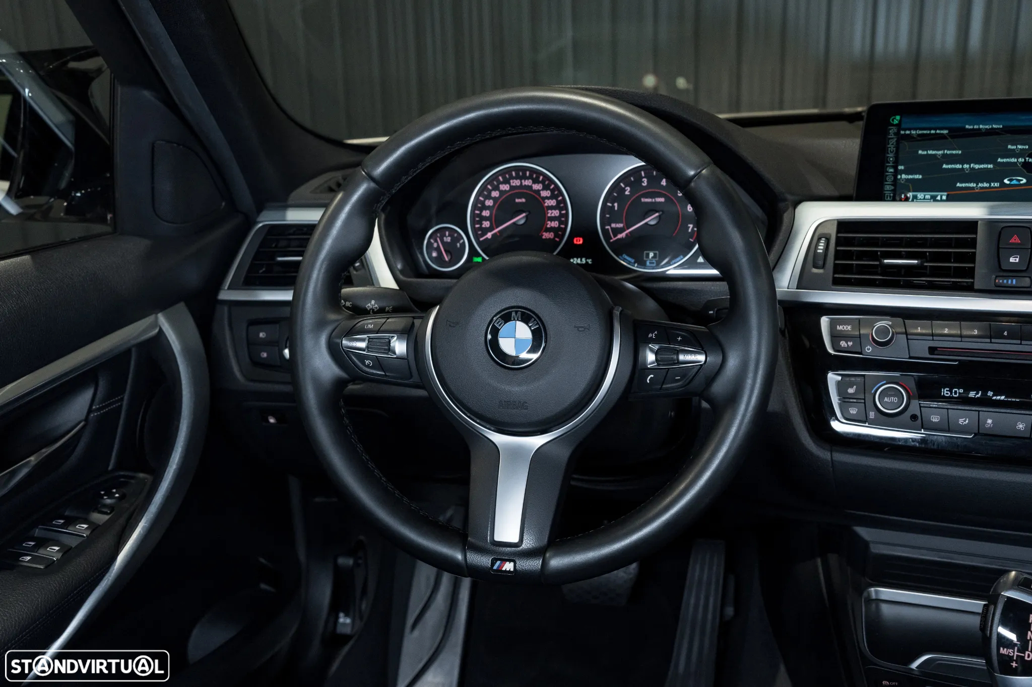 BMW 330 e iPerformance Pack M - 9