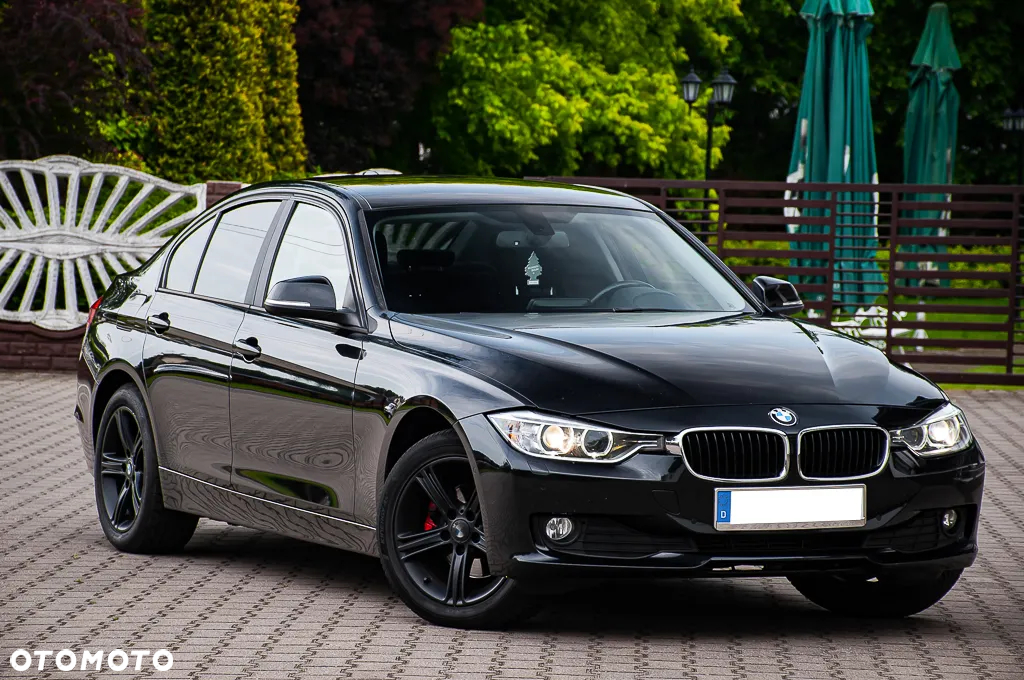 BMW Seria 3 320d Sport Line - 11
