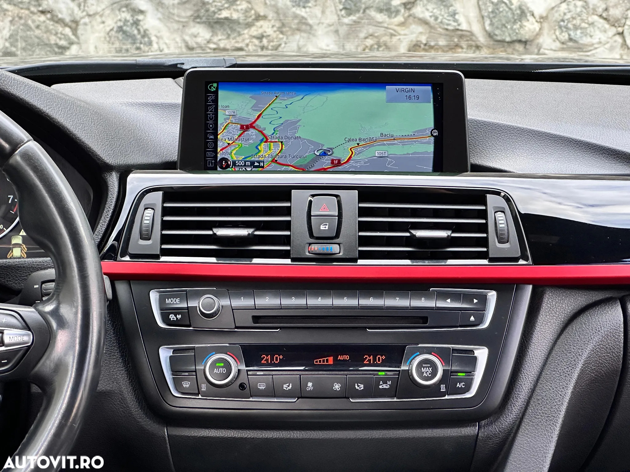 BMW Seria 3 320i Aut. Sport Line - 32