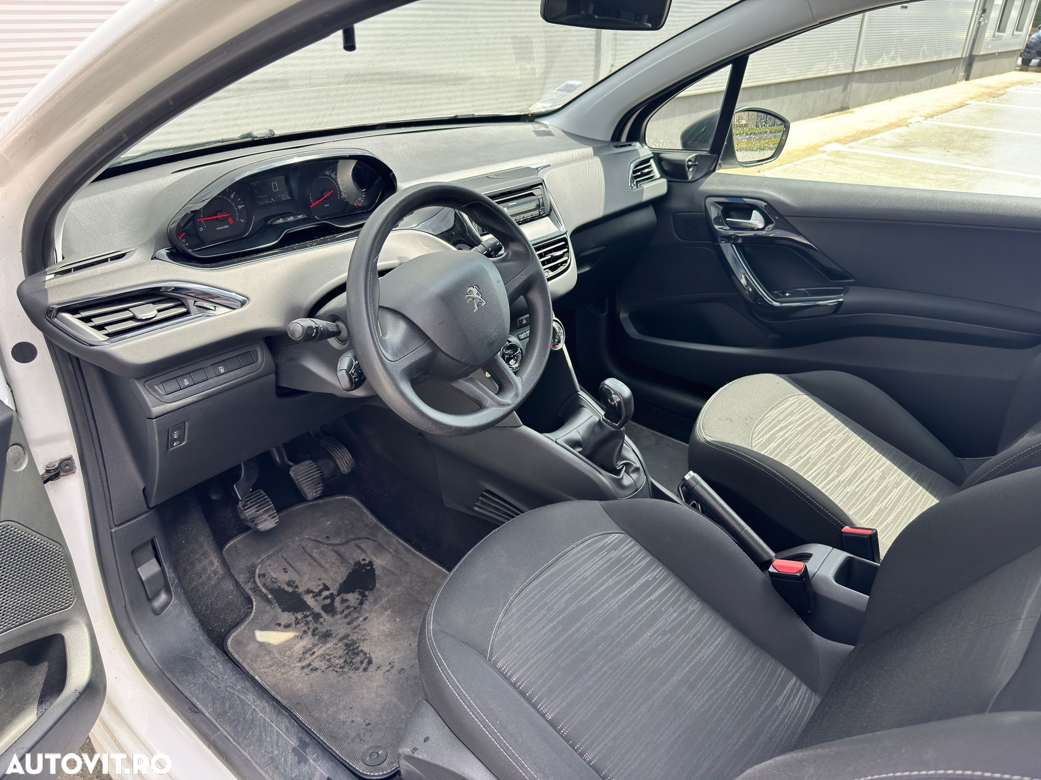 Peugeot 208 1.0 L PureTech Access - 15