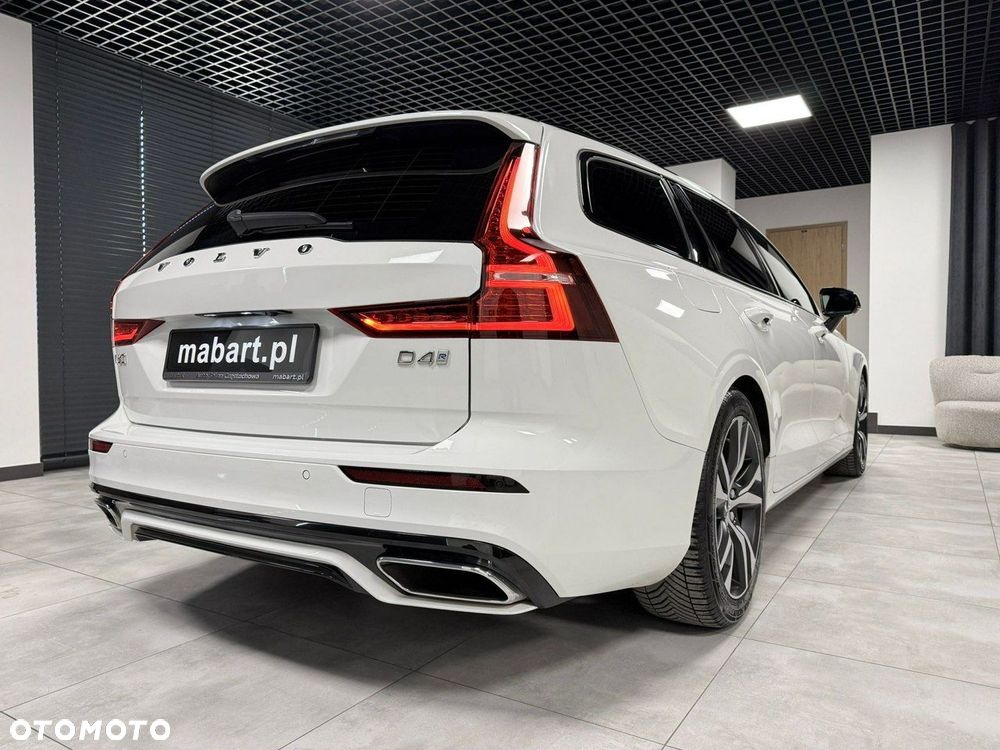 Volvo V60 D4 R-Design - 10