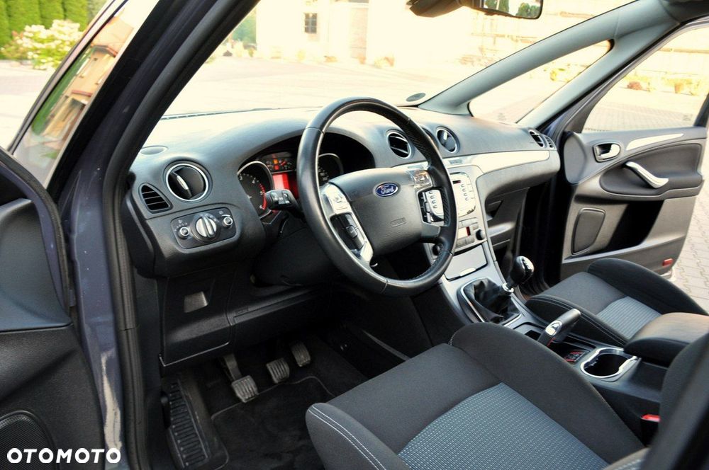 Ford S-Max - 21