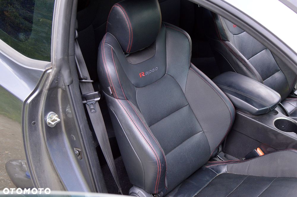 Hyundai Genesis Coupe - 8